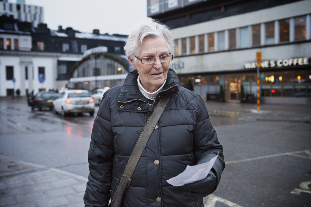 Berit Wennberg, 82, pensionär, Kungsängen: - Nej, men ansiktet förefaller vara bekant. Är hon en kvinnosakskvinna, kanske?